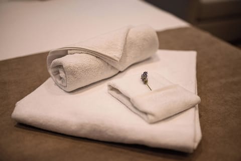 Comfort Studio, 1 Queen Bed with Sofa bed, Sea View | Premium bedding, minibar, in-room safe, individually decorated