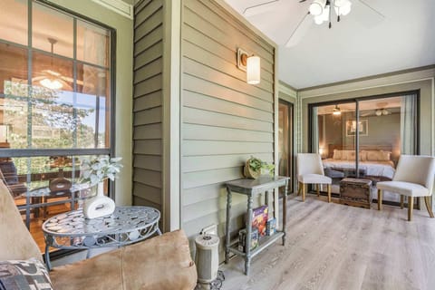 Condo, Multiple Beds, Fireplace, Golf View (Golf View Peek-A-Boo) | Interior