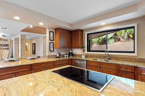 House, Multiple Beds, Pool Access, Ocean View (Hale Nene) | Private kitchen | Fridge, microwave, oven, stovetop