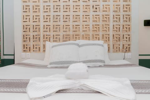 Deluxe Room | Premium bedding, in-room safe, individually furnished, desk