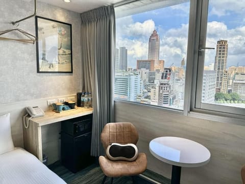 Deluxe Quadruple Room, 2 Double Beds | Street view