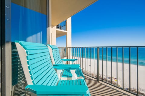 Condo, 3 Bedrooms | Property grounds