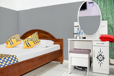 Economy Double Room | Laptop workspace, WiFi (free), bed sheets