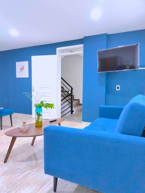 Basic Apartment | Living area