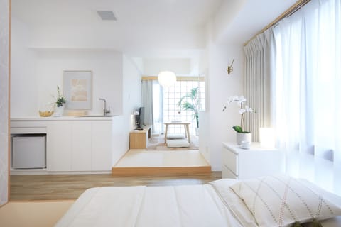 201 | 1 bedroom, down comforters, individually decorated