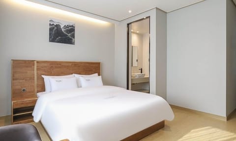 Standard Double Room | Individually decorated, individually furnished, free WiFi, bed sheets