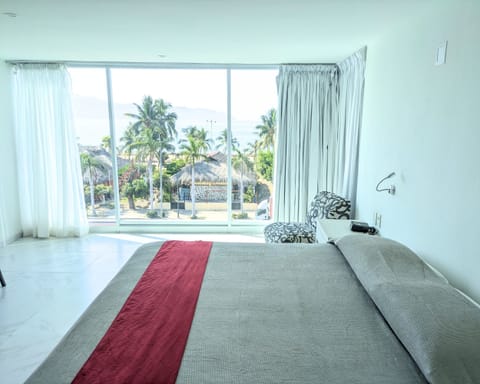 Room (King Costera) | In-room safe, iron/ironing board, free WiFi, bed sheets