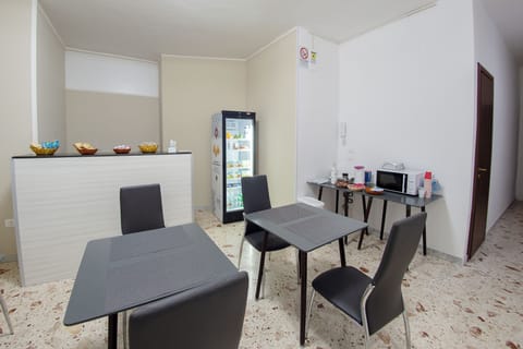 Basic Room | Living area