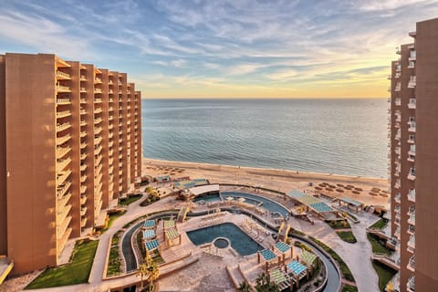 6 outdoor pools, a heated pool