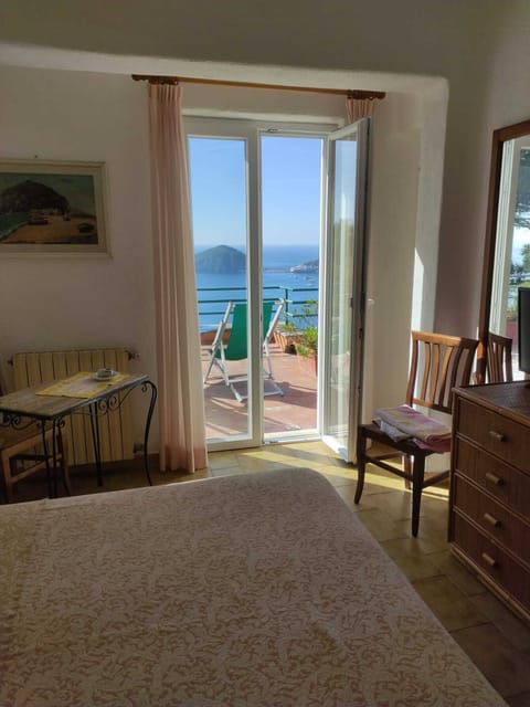 Panoramic Double Room | Memory foam beds, individually furnished, desk, free WiFi