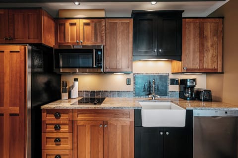 Lakeview One Bedroom Suite | Private kitchen | Fridge, microwave