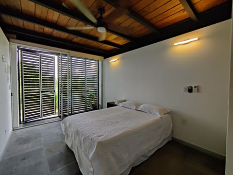 Basic Room, 1 Queen Bed | Desk, blackout drapes, free WiFi, bed sheets