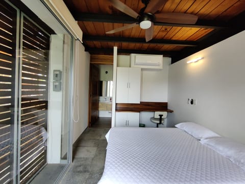 Basic Room, 1 Queen Bed | Desk, blackout drapes, free WiFi, bed sheets