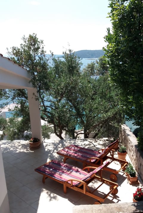 House, 3 Bedrooms, Smoking, Balcony | Terrace/patio