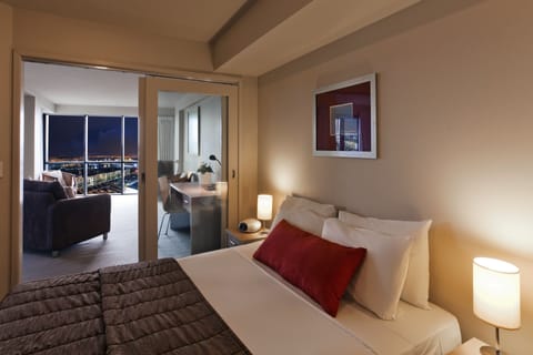 One Bedroom Apartment Harbour View | Desk, iron/ironing board, free WiFi, bed sheets