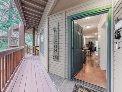 Condo (1 Bedroom) | Property amenity