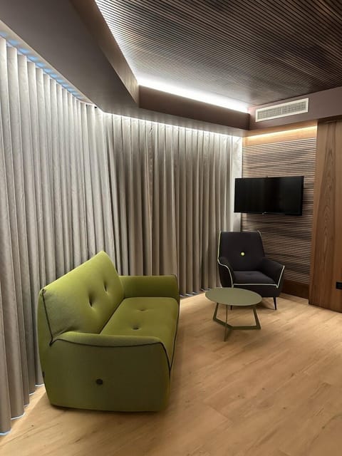 Junior Suite, Hot Tub, Partial Lake View | Premium bedding, down comforters, minibar, in-room safe