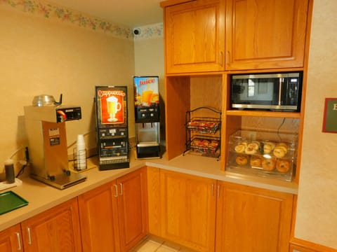 Free daily continental breakfast