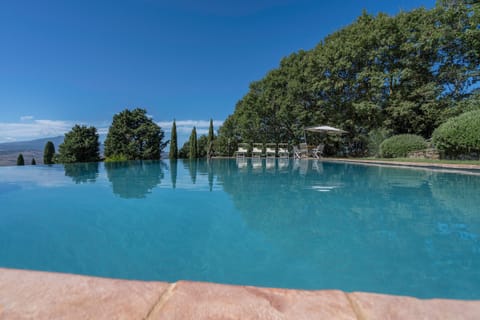 Seasonal outdoor pool, pool umbrellas, sun loungers