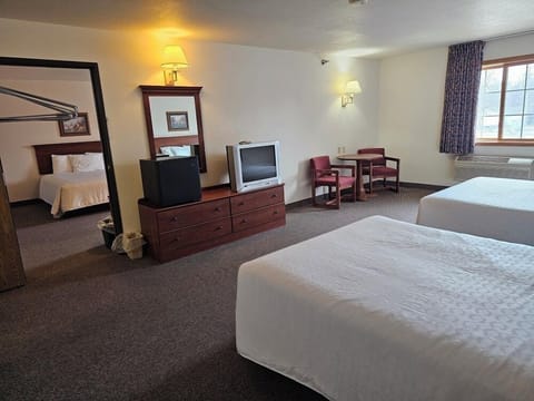 Classic Double Room | Desk, free WiFi, bed sheets