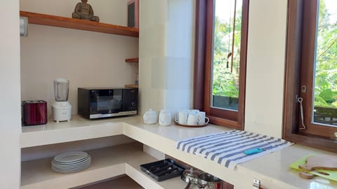 Family Villa, 3 Bedrooms, Smoking, Garden View | Private kitchen | Fridge, microwave, coffee/tea maker, electric kettle
