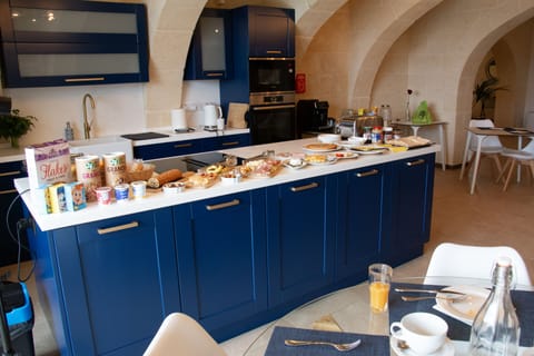 Daily buffet breakfast (EUR 7.5 per person)