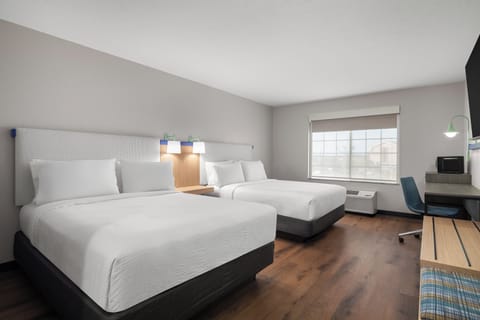 Premium bedding, down comforters, in-room safe, desk