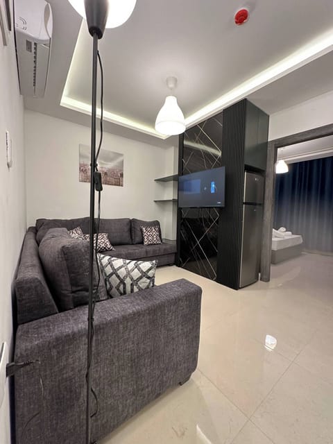 Apartment, 2 Bedrooms, Accessible | Living room