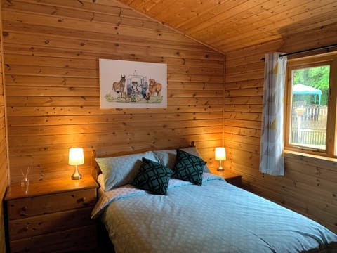 Cabin | 3 bedrooms, iron/ironing board, free WiFi, bed sheets