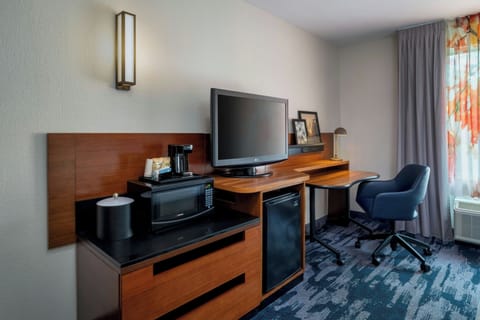 Premium bedding, desk, blackout drapes, soundproofing