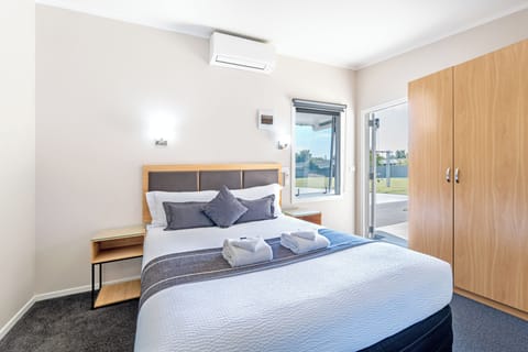 Unit 12: Access wheelchair unit | Egyptian cotton sheets, premium bedding, desk, laptop workspace