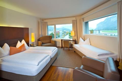 Superior Triple Room | Minibar, in-room safe, free WiFi, bed sheets