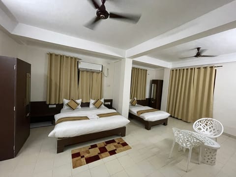 Pillowtop beds, free WiFi, bed sheets