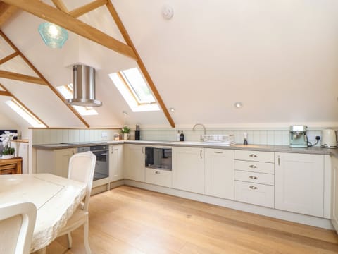 Fridge, dishwasher, electric kettle, toaster