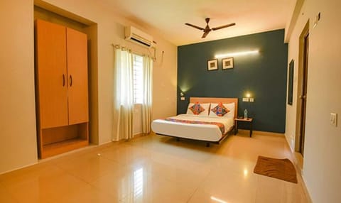 Deluxe Room | Egyptian cotton sheets, premium bedding, in-room safe