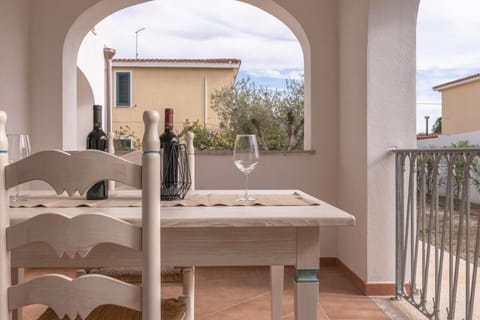 Apartment, 2 Bedrooms, Balcony | Outdoor dining