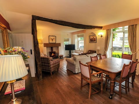 Cottage | Living area