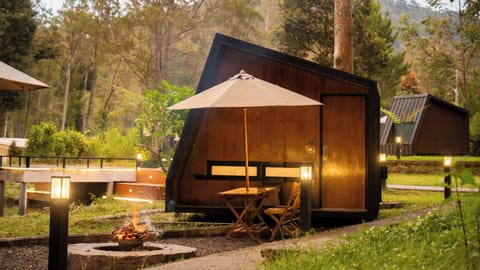 Standard Cabin, Shared Bathroom | 1 bedroom, free WiFi, bed sheets