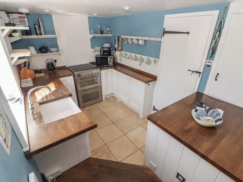 Fridge, dishwasher, electric kettle, toaster