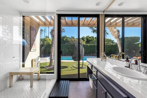 House | 3 bedrooms, desk, high-speed internet