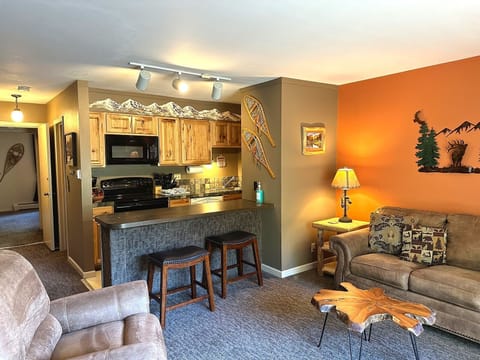 Condo, 1 Bedroom | Living area