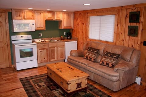 Chalet, 1 Bedroom | Living area