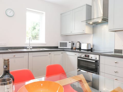 Fridge, dishwasher, electric kettle, toaster