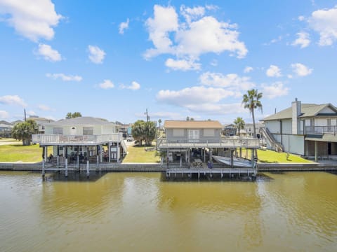 House (3 Bedrooms) | Property amenity