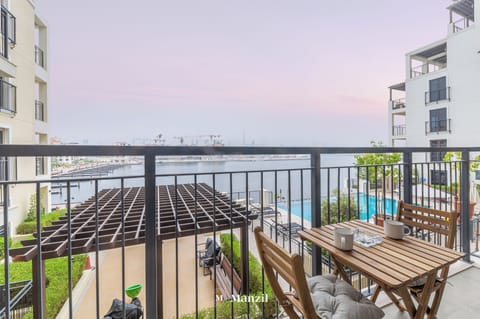 Luxury Apartment | Balcony