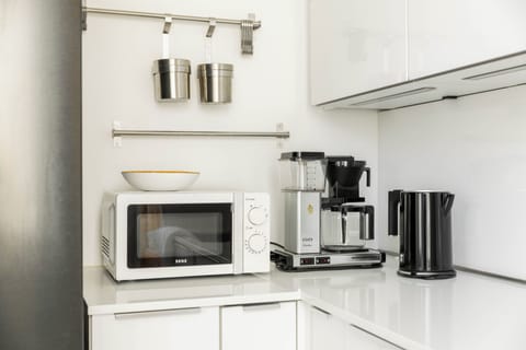 Apartment | Private kitchen | Fridge, oven, stovetop, electric kettle