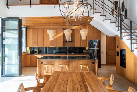 Deluxe Villa, 4 Bedrooms, Balcony, Pool View | Private kitchen | Fridge, microwave, oven, stovetop