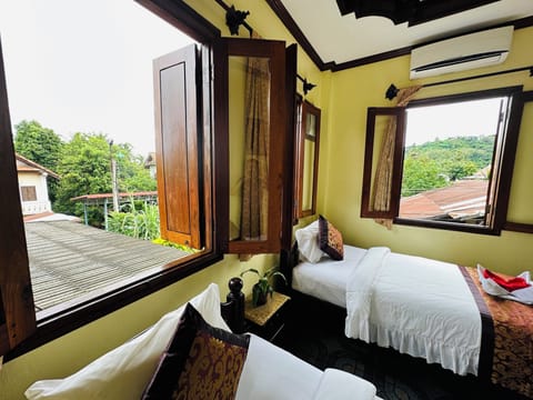 Deluxe Twin Room | Egyptian cotton sheets, premium bedding, down comforters