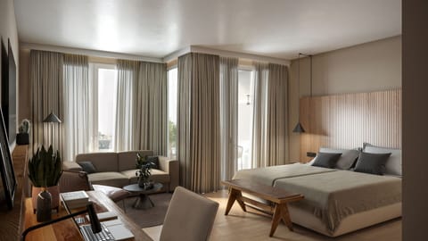 Premier Room | Premium bedding, minibar, desk, laptop workspace