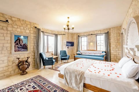 Comfort Triple Room, 1 King Bed, Smoking | Soundproofing, free WiFi, bed sheets